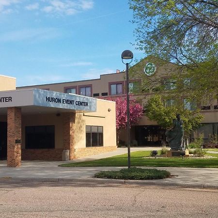 Crossroads Hotel And Huron Event Center Εξωτερικό φωτογραφία