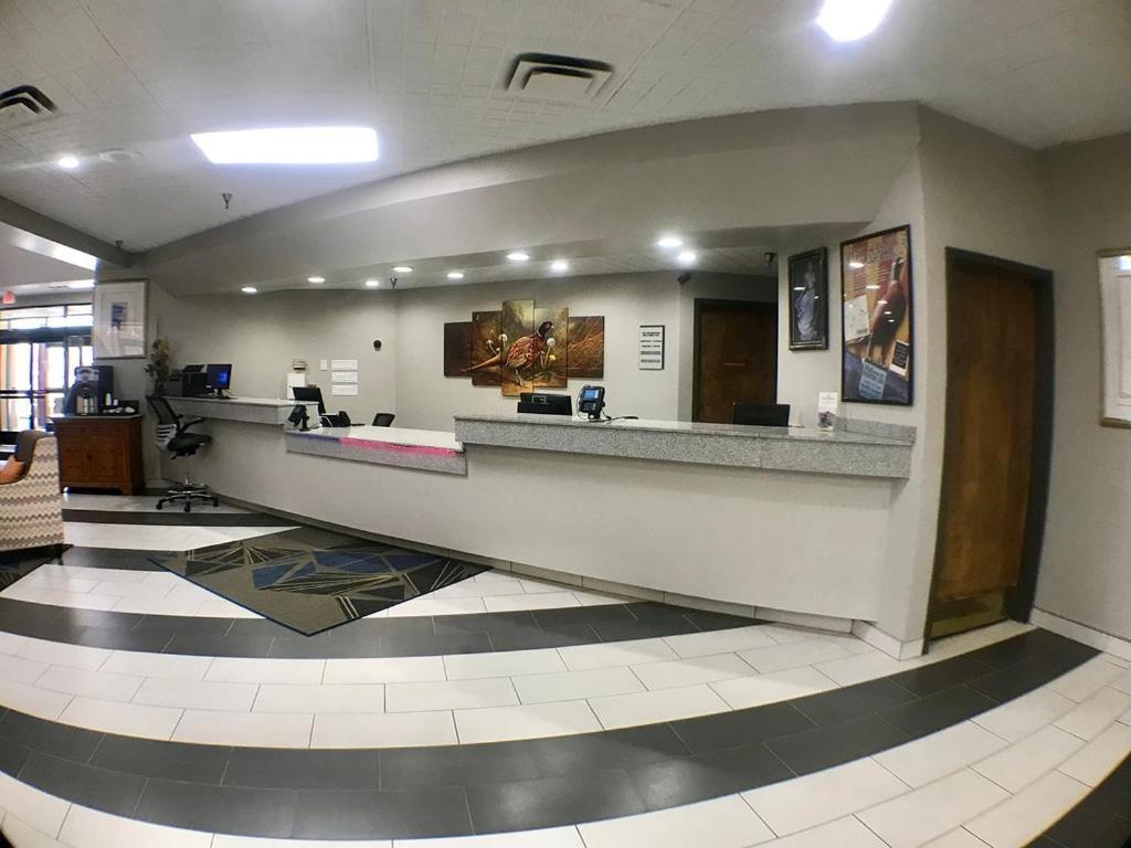Crossroads Hotel And Huron Event Center Εξωτερικό φωτογραφία