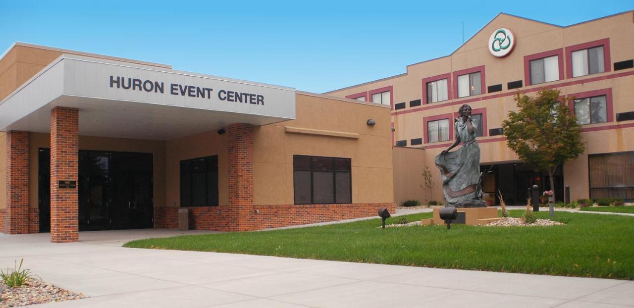 Crossroads Hotel And Huron Event Center Εξωτερικό φωτογραφία