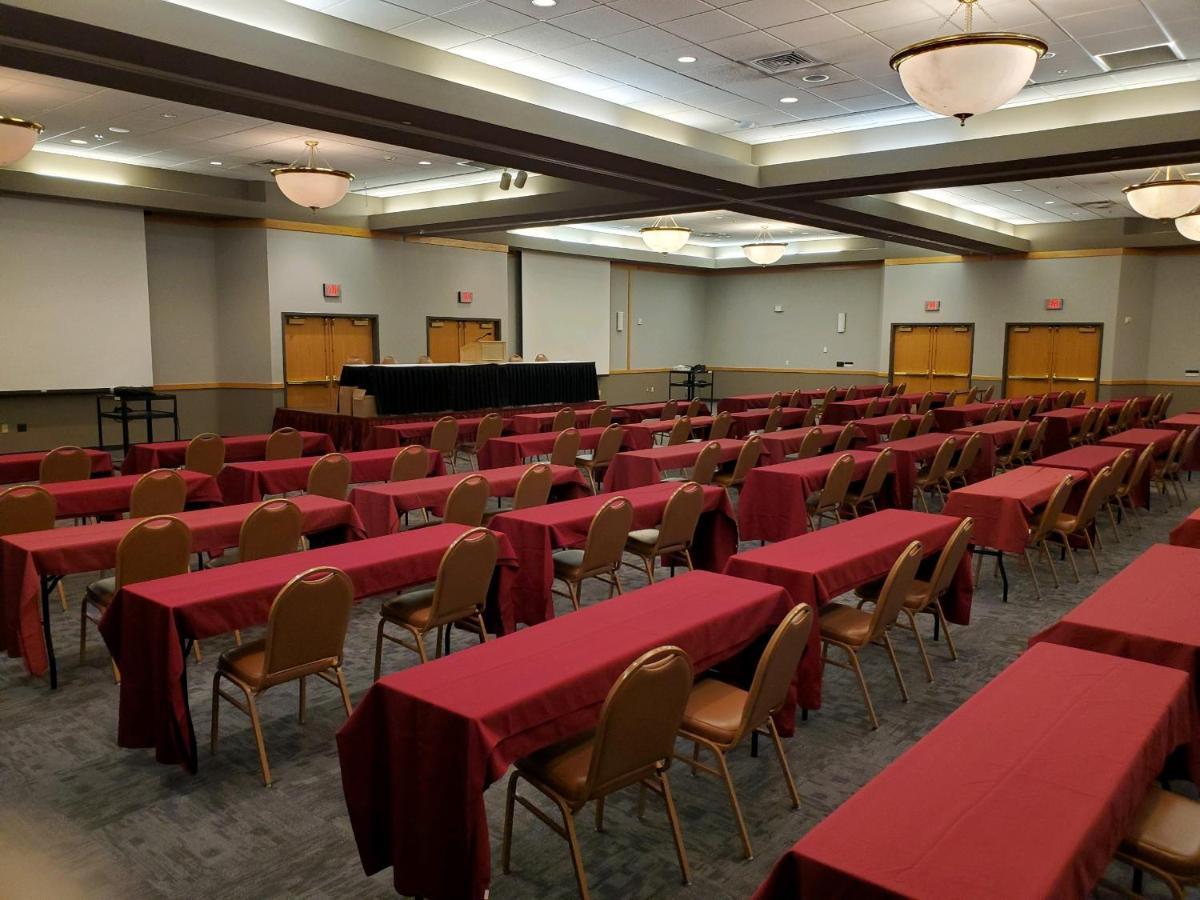 Crossroads Hotel And Huron Event Center Εξωτερικό φωτογραφία