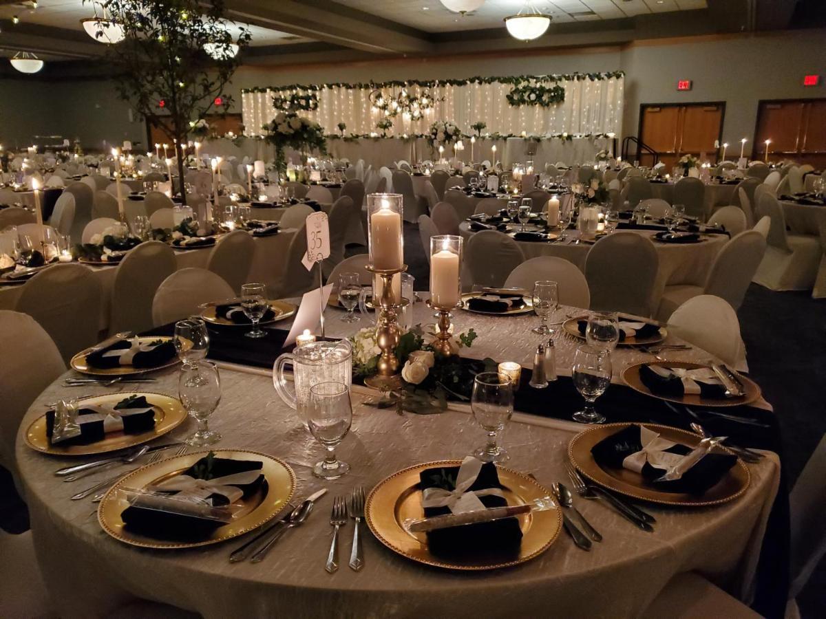 Crossroads Hotel And Huron Event Center Εξωτερικό φωτογραφία