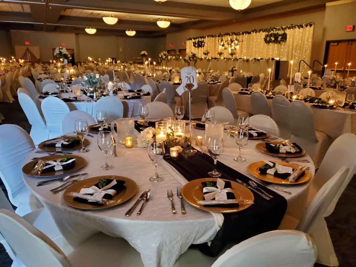 Crossroads Hotel And Huron Event Center Εξωτερικό φωτογραφία