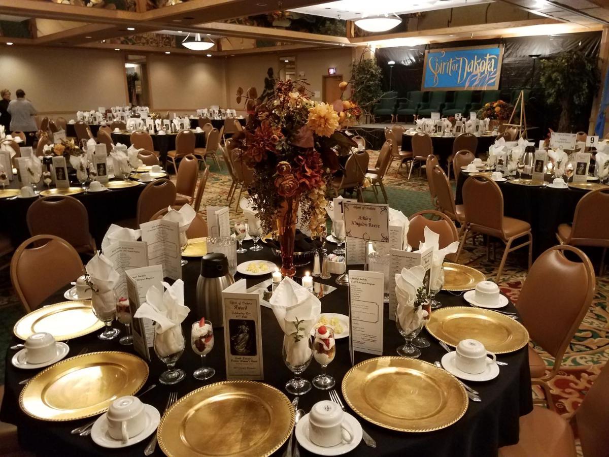 Crossroads Hotel And Huron Event Center Εξωτερικό φωτογραφία