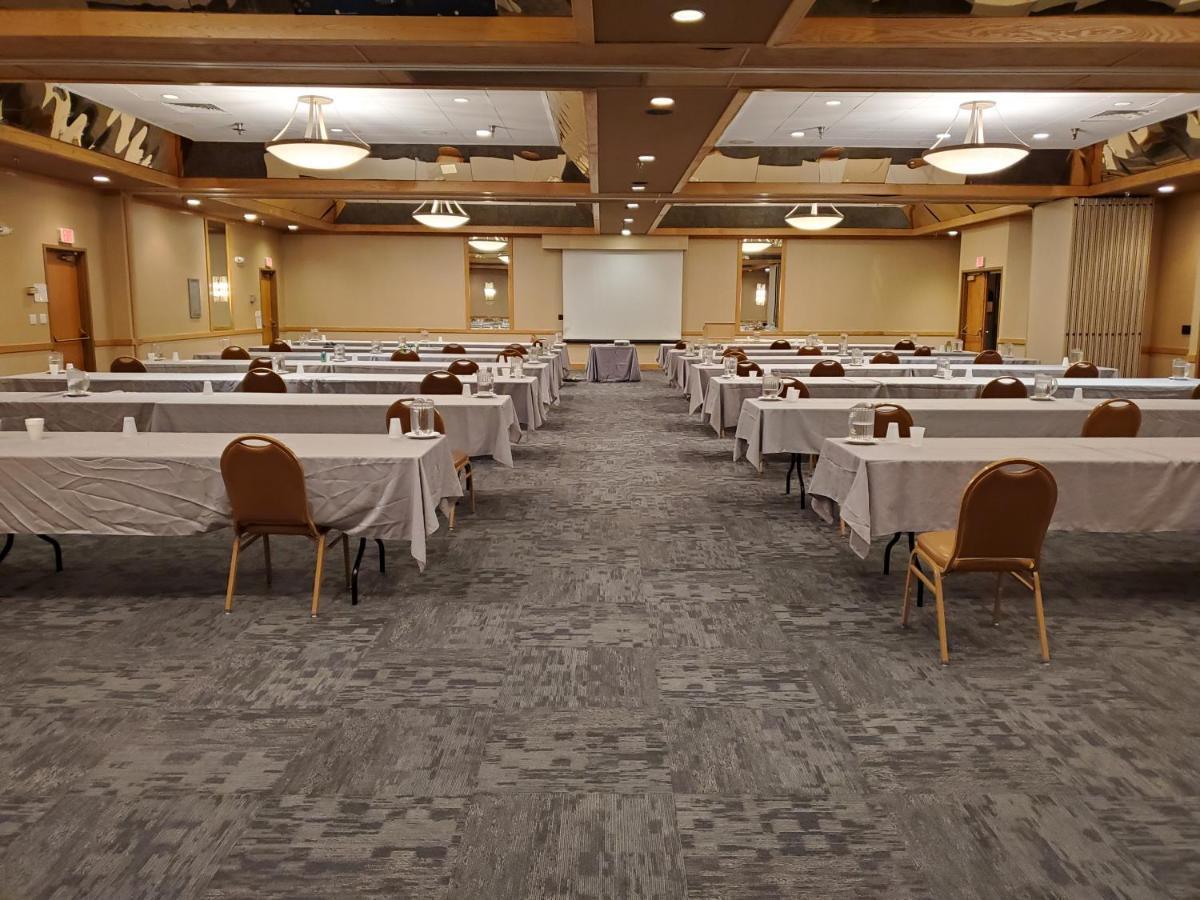 Crossroads Hotel And Huron Event Center Εξωτερικό φωτογραφία