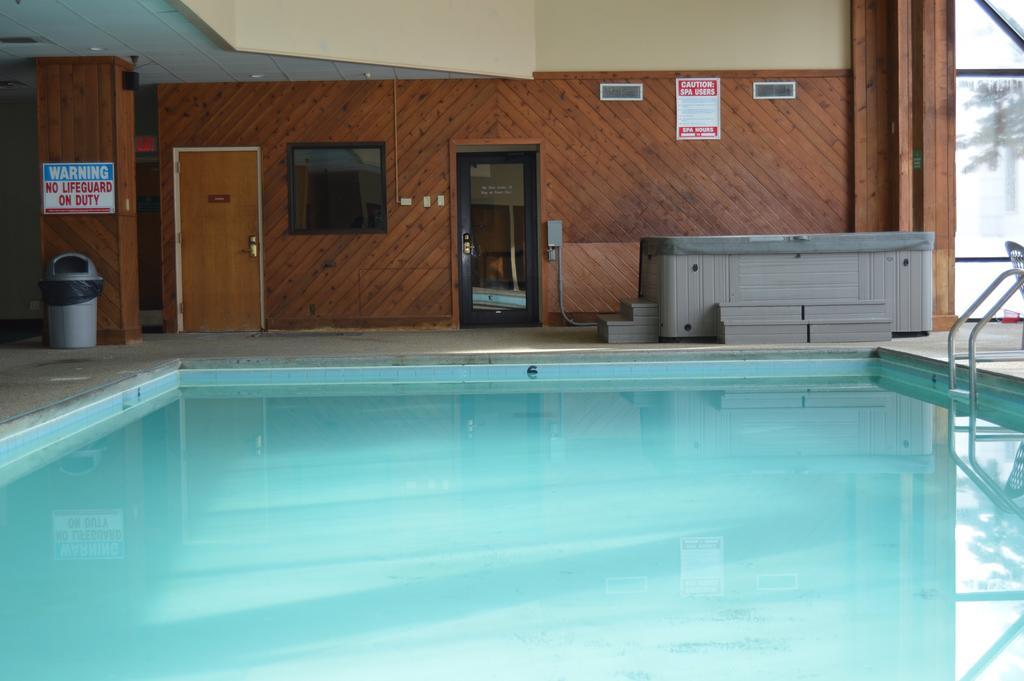 Crossroads Hotel And Huron Event Center Εξωτερικό φωτογραφία