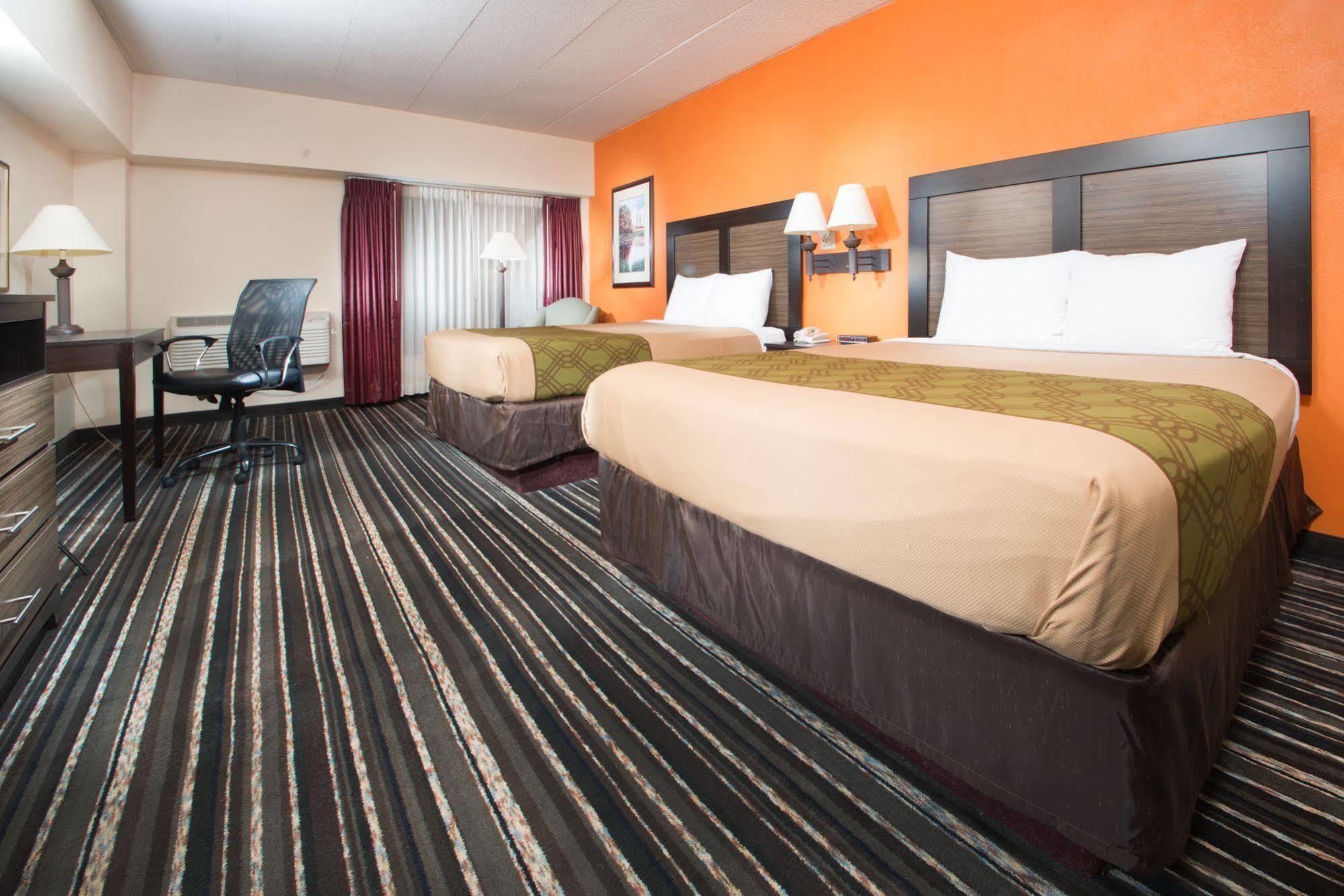 Crossroads Hotel And Huron Event Center Εξωτερικό φωτογραφία