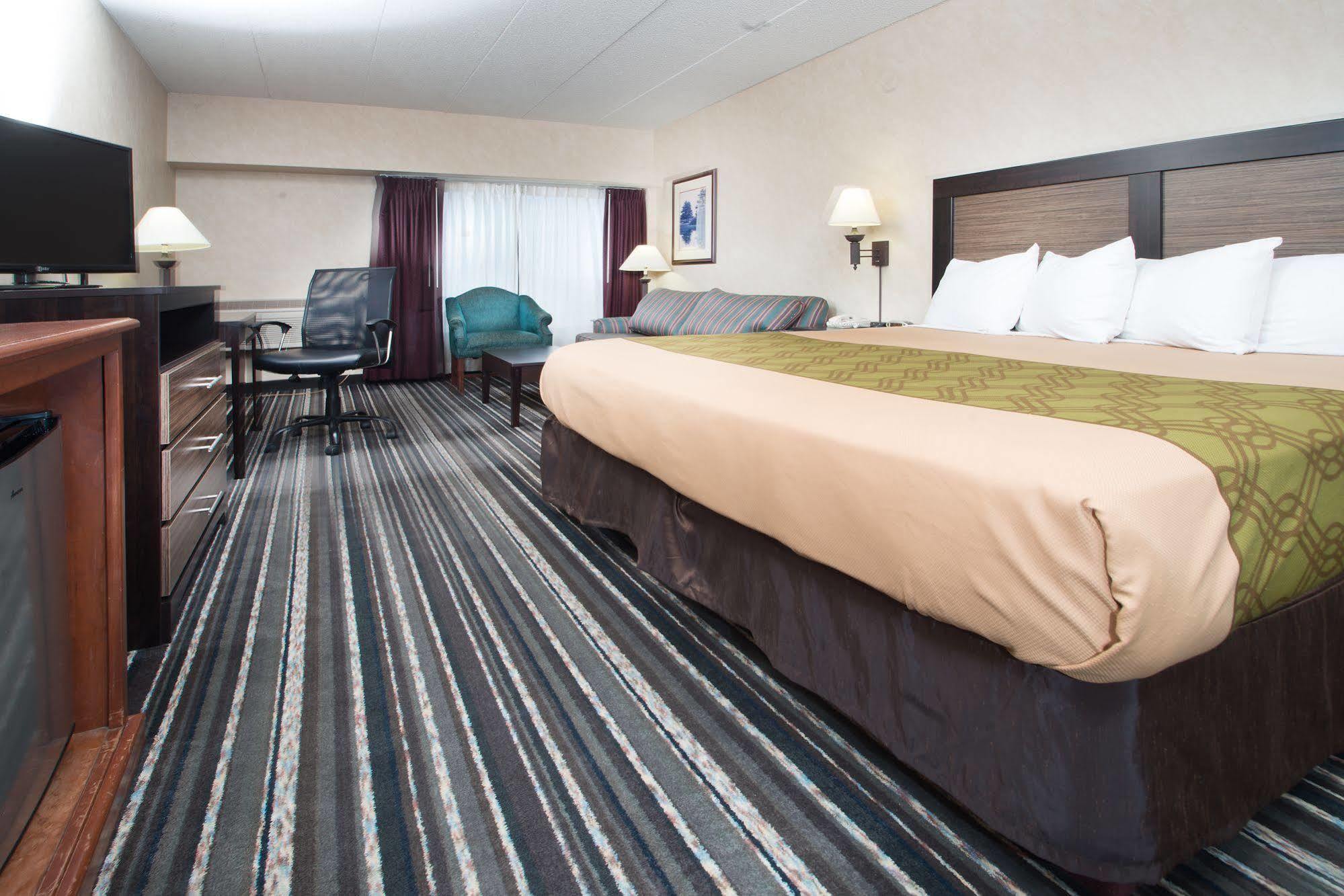 Crossroads Hotel And Huron Event Center Εξωτερικό φωτογραφία