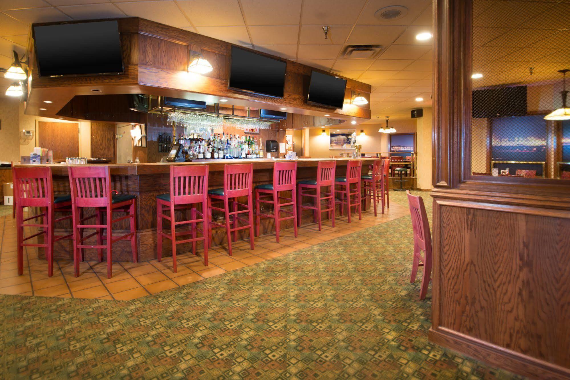 Crossroads Hotel And Huron Event Center Εξωτερικό φωτογραφία